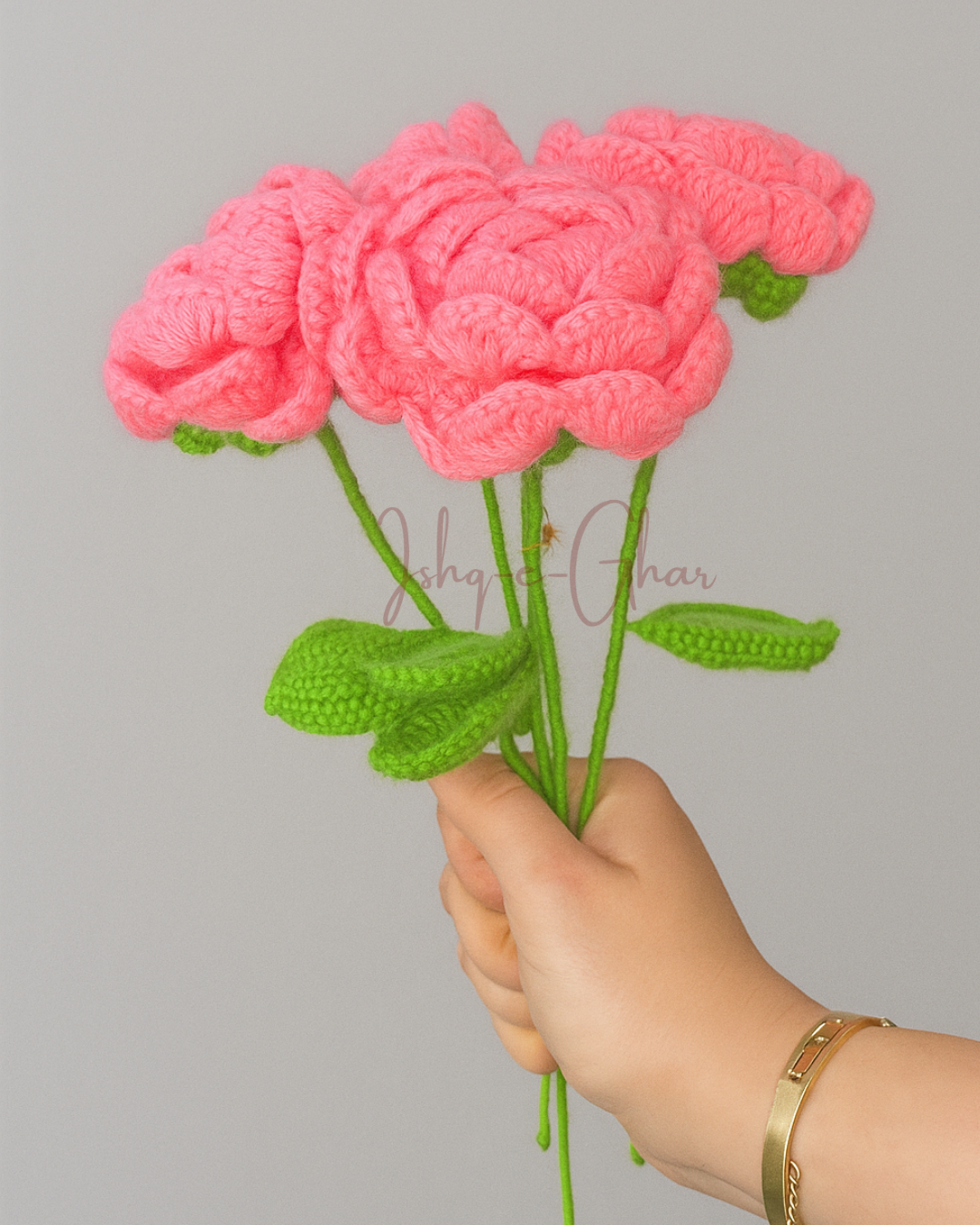 Phulera White with 2 pink roses