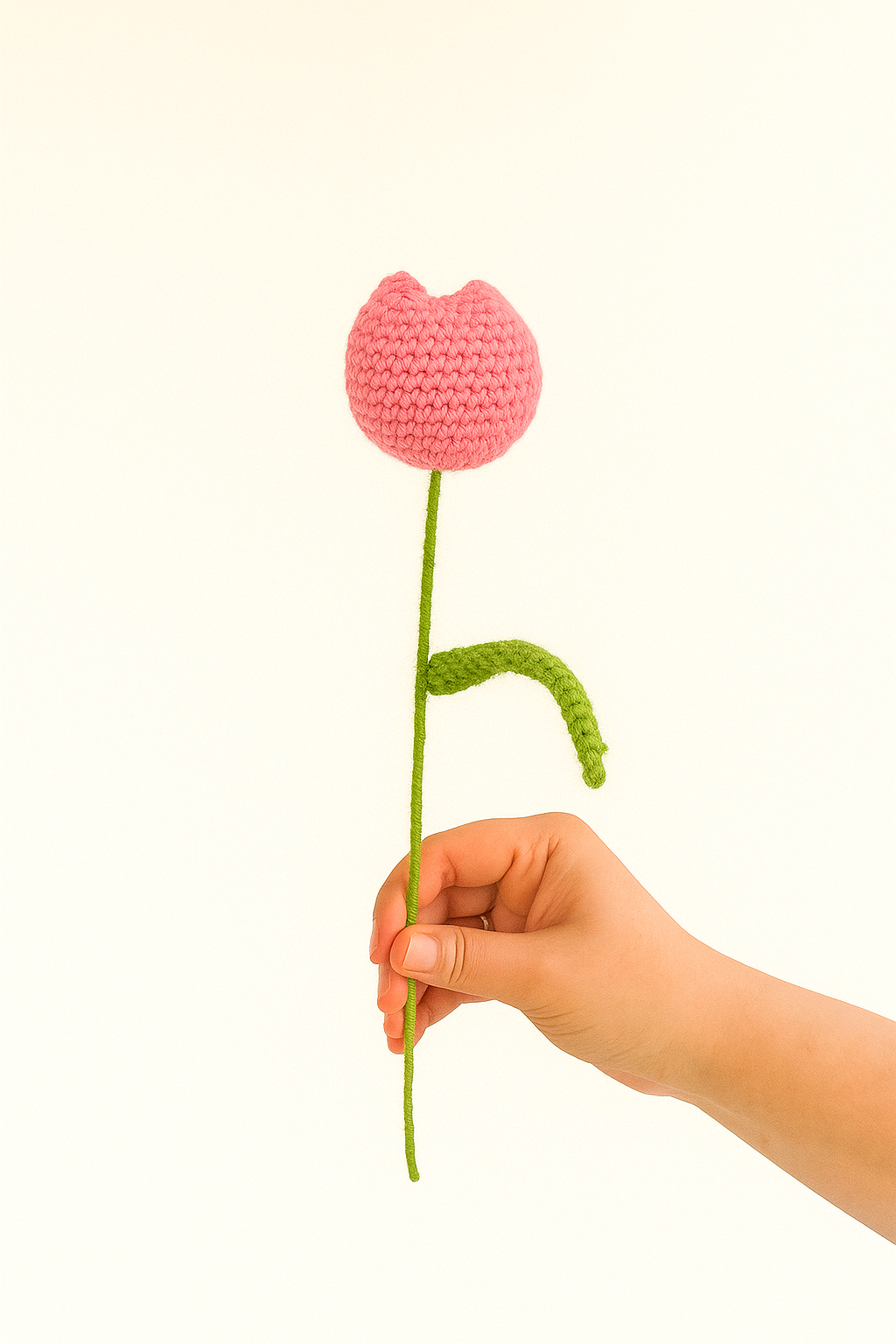 Mijaaz vase set with 3 tulips